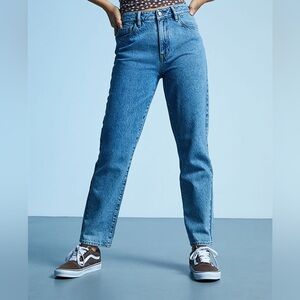 PacSunMedium Blue Mom Jeans high rise. Size 26